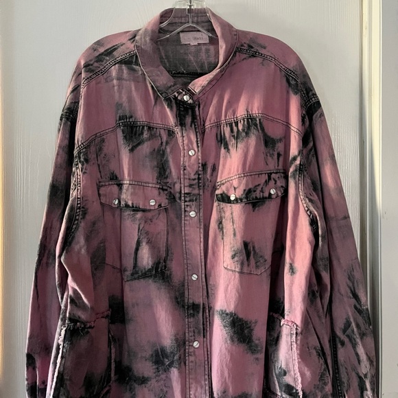 OLI & HAIL Pink and Black Acid Wash Tie-Dye Button-Down Shirt Dress Duster - Picture 2 of 9
